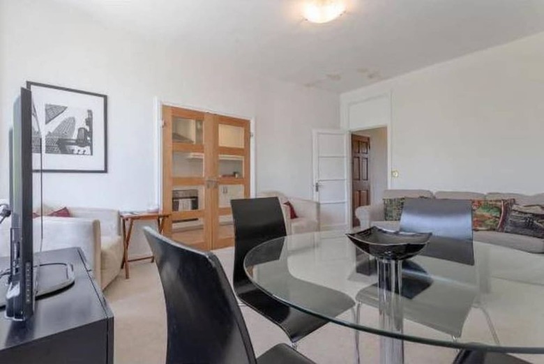 Elegant 2 Bedroom Earls Court Apartment