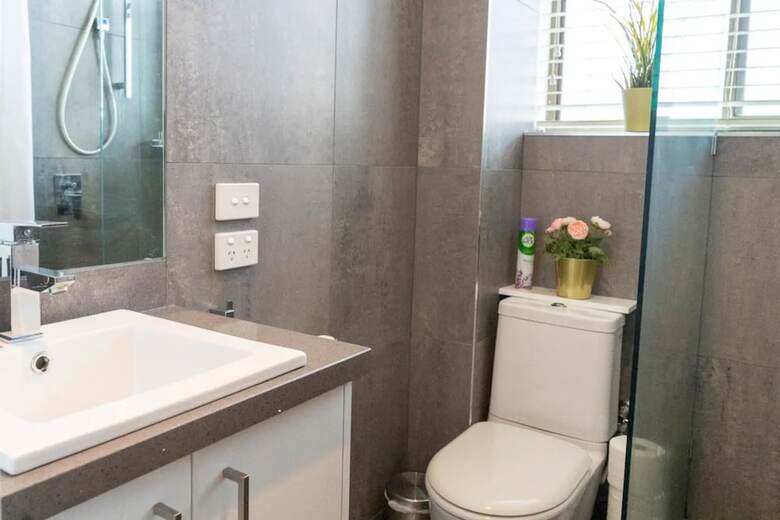 Comfortable New 1 Bedroom Apartment In St Klidas