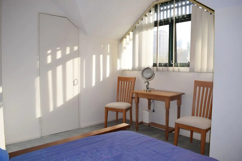 Cosy 2 Bedroom Apartment With Easy Access To City