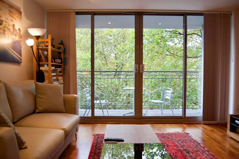 Central Waterloo 2 Bedroom Apartment With Balcony