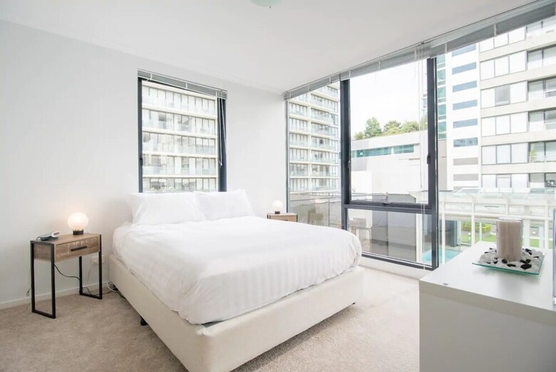 Stylish 3 Bedroom Melbourne Apartment