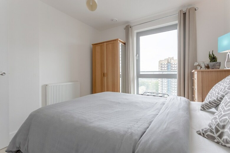 Modern 1 Bedroom Apartment With Stunning London Views