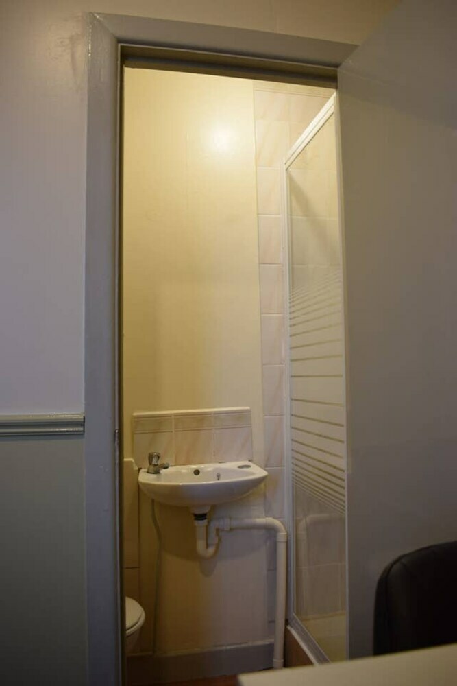 Apartamentos Cozy City Studio In Leafy Area