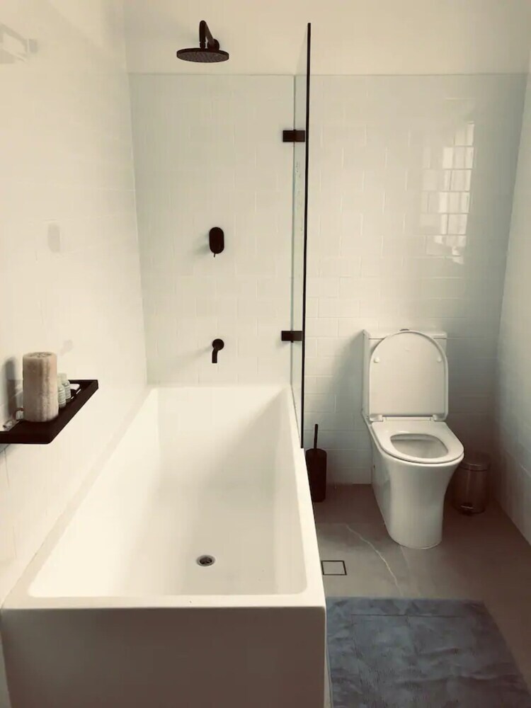 Ocean Views 2 Bedroom Apartment