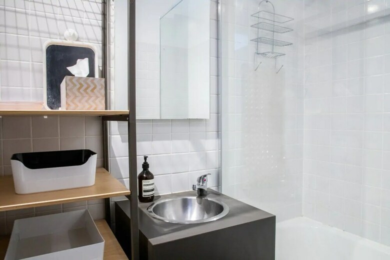 Stylish Warehouse Convert 2 Bedroom Apartment