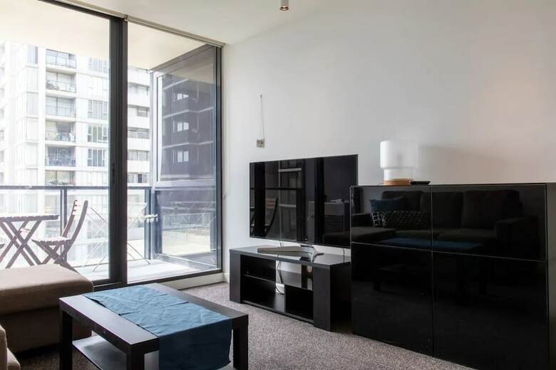 Modern 2 Bedroom Apartment In Melbourne's Southbank