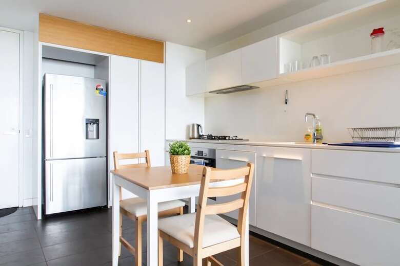 Modern 2 Bedroom Apartment In Melbourne's Southbank