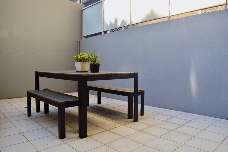 Tranquil 1 Bedroom Apartment With Sunny Courtyard