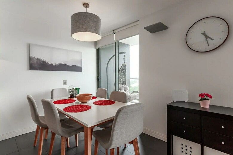 Spacious 2 Bedroom Flat In Wolli Creek
