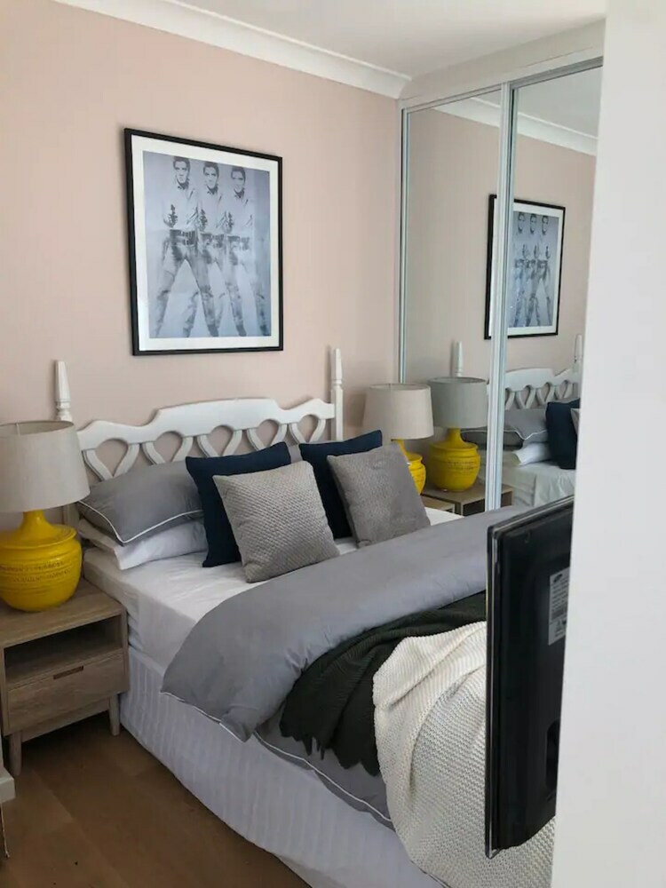 Apartamentos Sun-drenched 1 Bed Studio Apt Newtown Parking