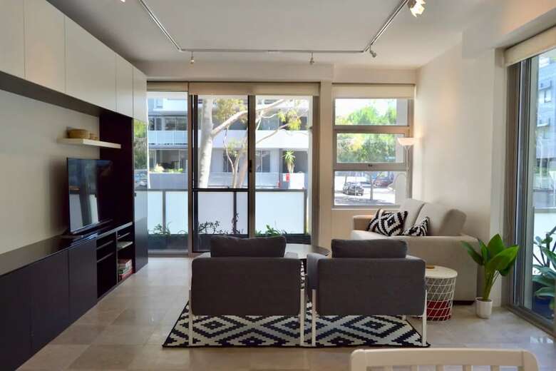 Luxurious 3 Bedroom Apartment With Parking Near Cbd
