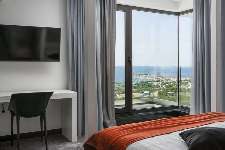 Luxury Villa Golden Eye