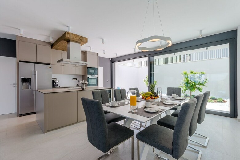 Luxury Villa Luna With Swimming Pool