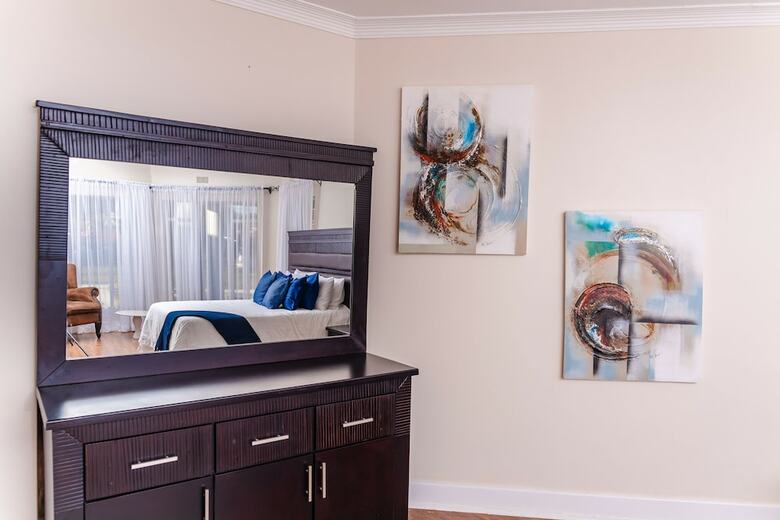 Posada Residence 747 Borrowdale Brooke
