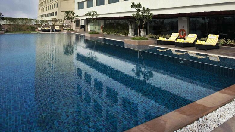 Hotel Crowne Plaza New Delhi Mayur Vihar Noida