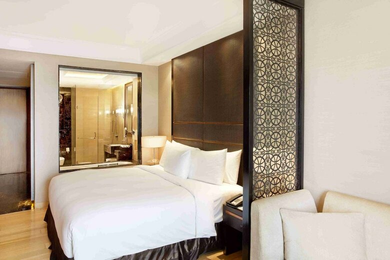 Hotel Crowne Plaza New Delhi Mayur Vihar Noida