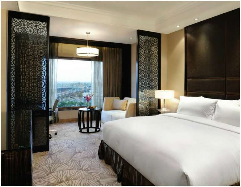 Hotel Crowne Plaza New Delhi Mayur Vihar Noida