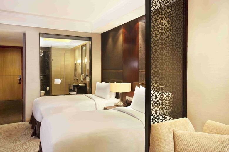 Hotel Crowne Plaza New Delhi Mayur Vihar Noida