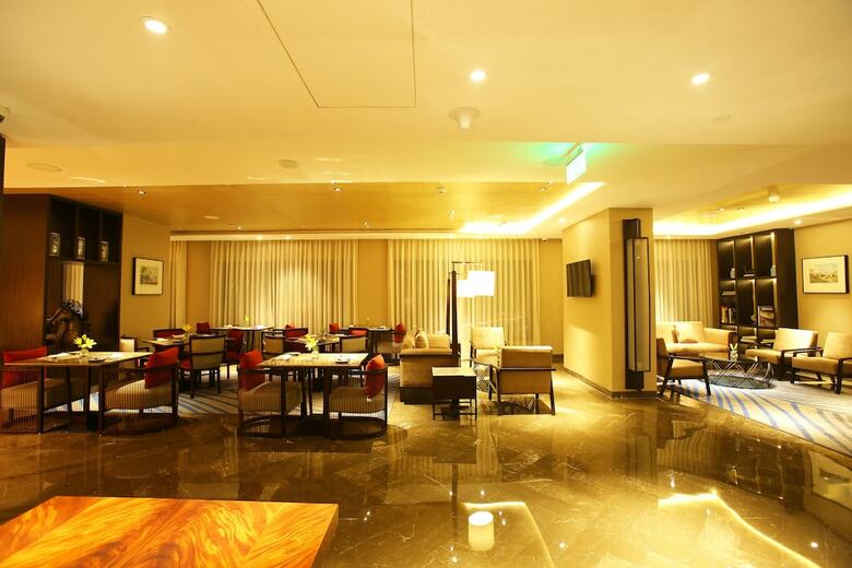 Hotel Crowne Plaza New Delhi Mayur Vihar Noida