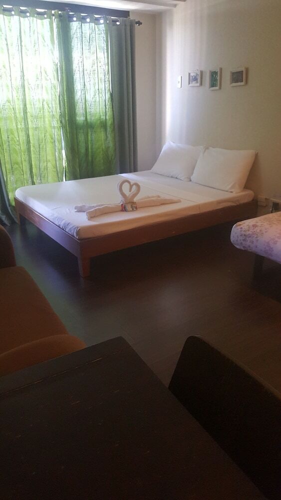Happy Suites At Knightsbridge Res Makati