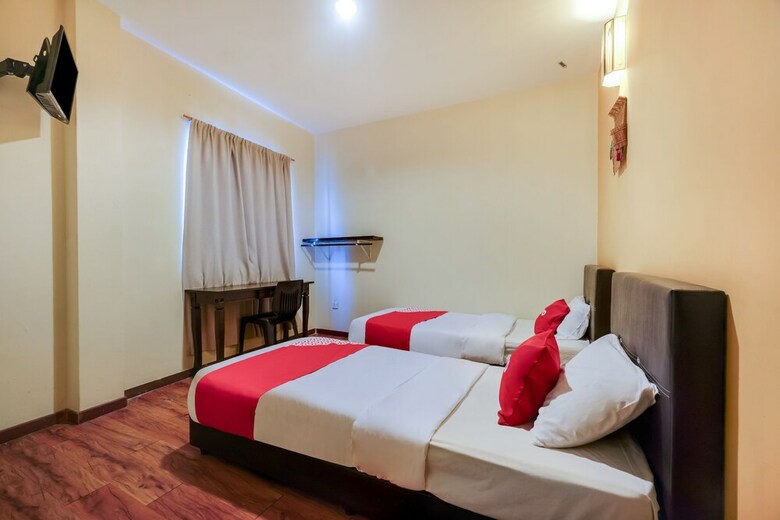 Oyo 44118 Budget Sk Hotel