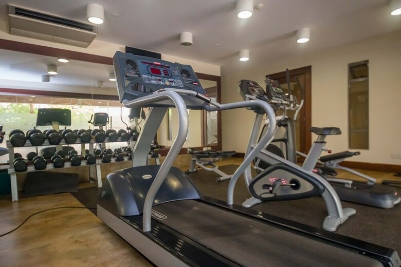 Hotel Taarifa Suites