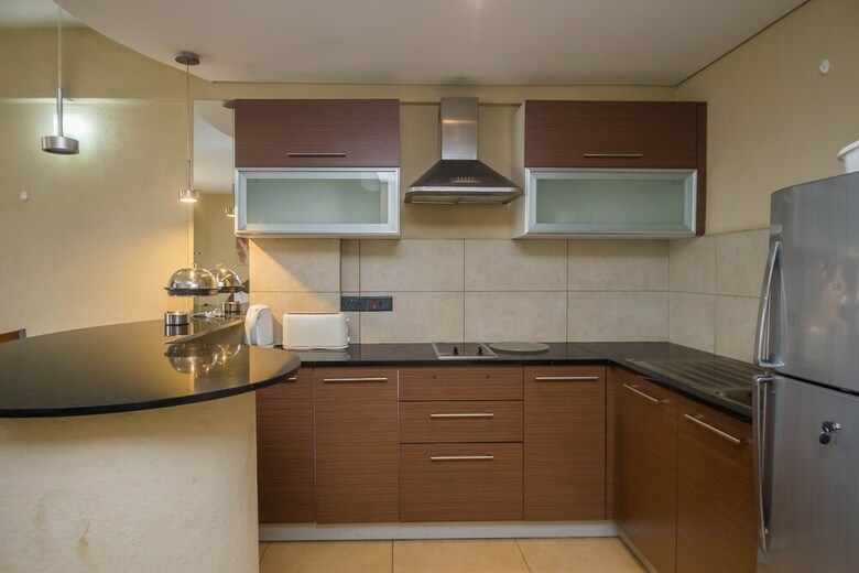 Hotel Taarifa Suites