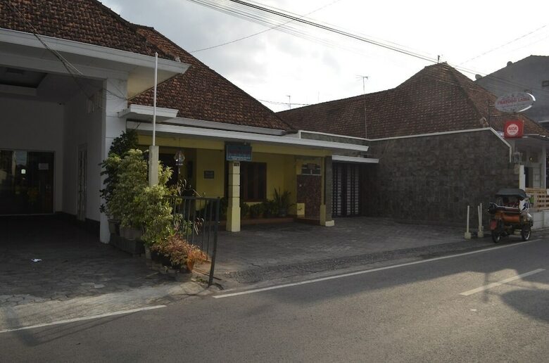 Hotel Prayogolama Guest House