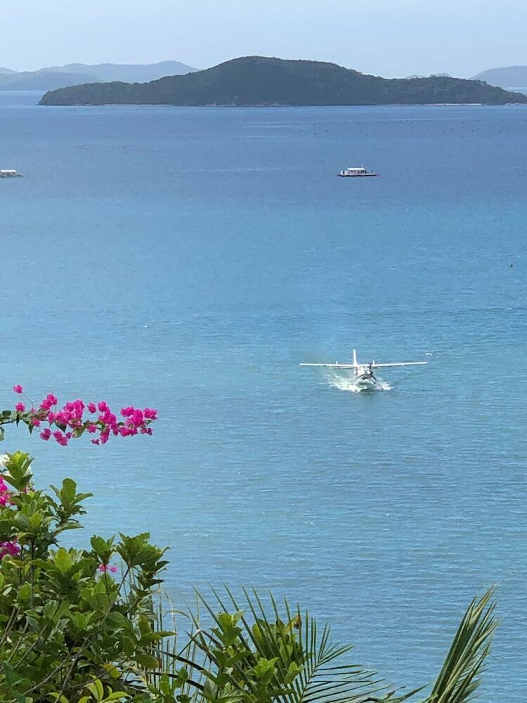 Hotel Pearl Bay Villas