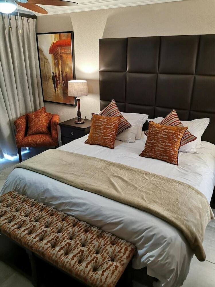 Hotel 7th Heaven Guesthouse