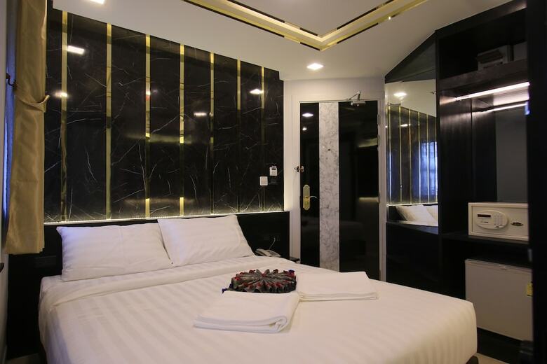 Pratunam Atrium Hotel