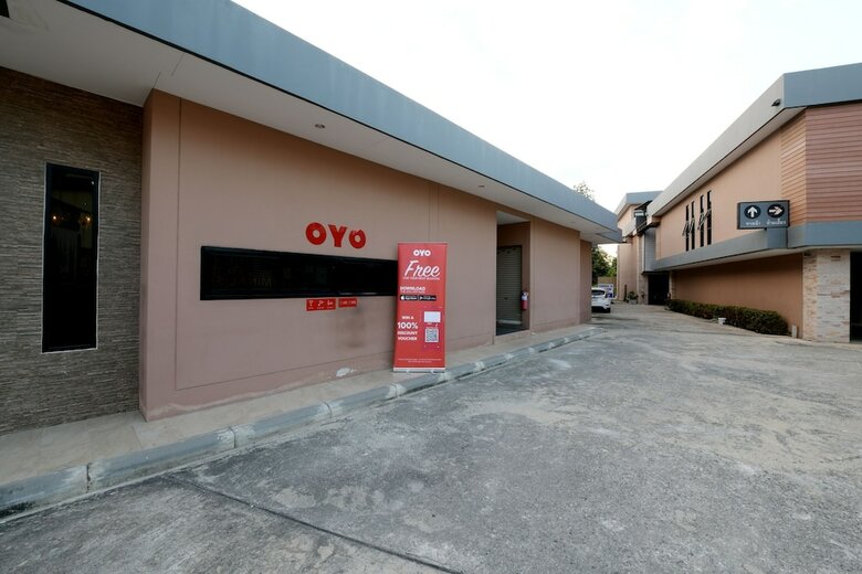 Oyo 477 Sriracha Hotel And Spa