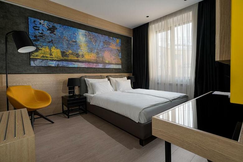 Hotel Maccani Black Luxury Suites