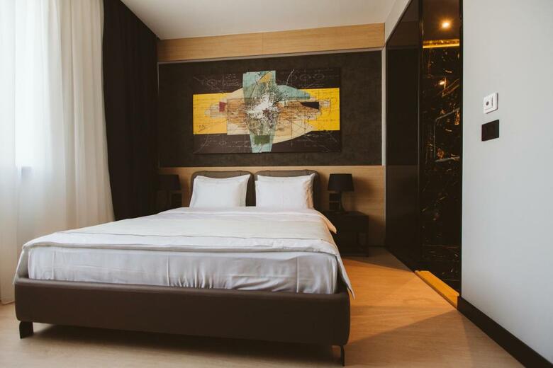 Hotel Maccani Black Luxury Suites