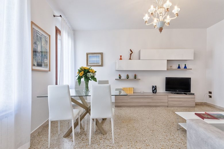 Tolentini Canal View Apartment