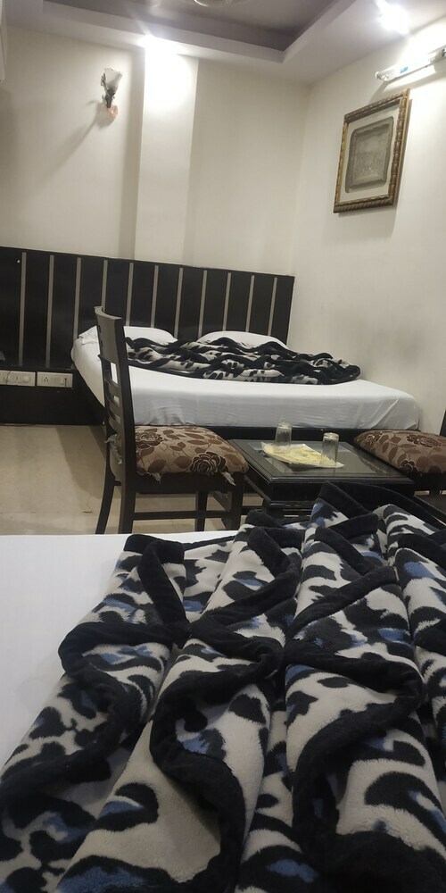 Hotel Adb Rooms Pk International