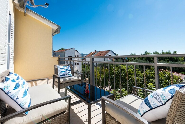 Apartments Trstenica