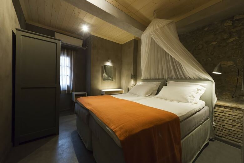 Small Luxury Hotel 1800