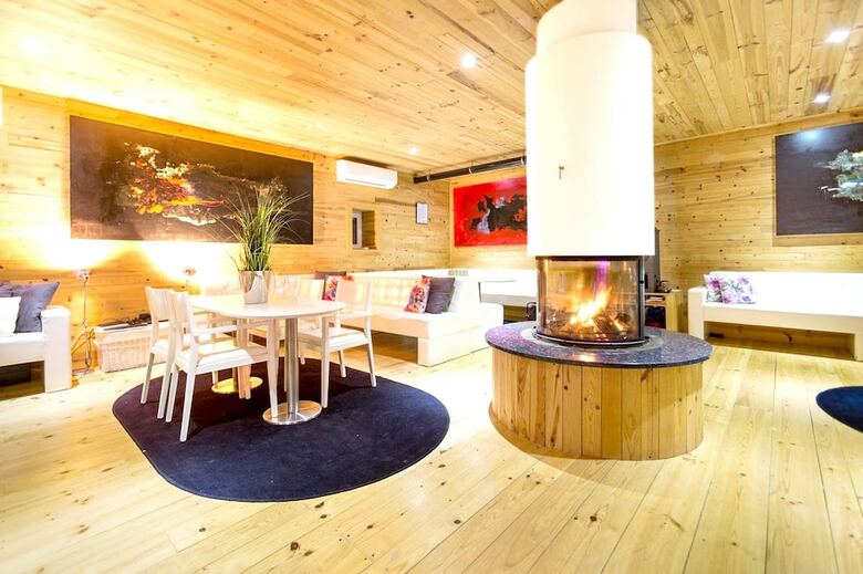 Mansion With 6 Bedrooms In Sert�, With Enclosed Garden And Wifi