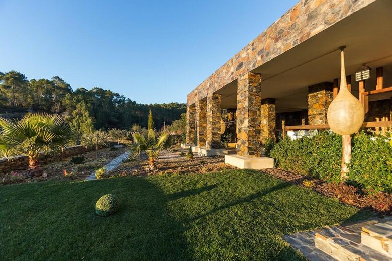 Mansion With 6 Bedrooms In Sert�, With Enclosed Garden And Wifi