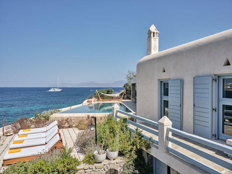 Hotel Belvedere Waterfront Villa & Suites