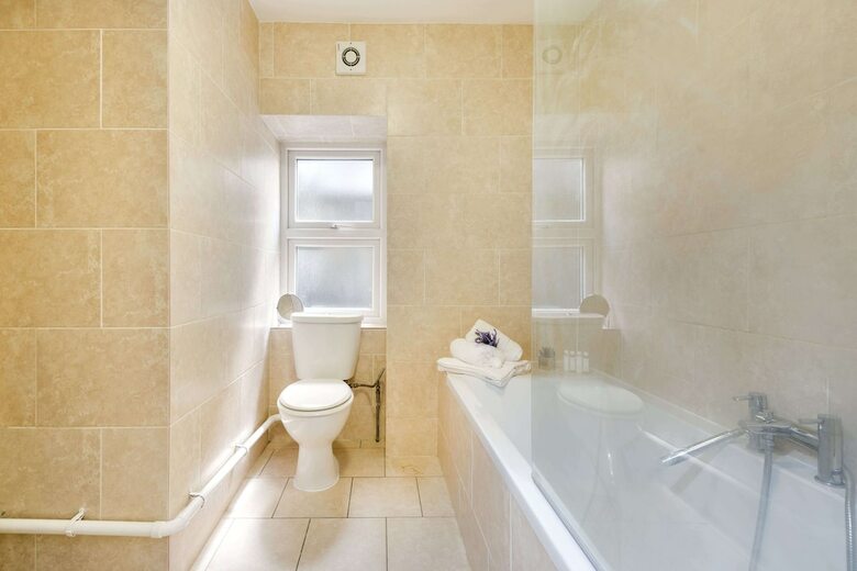Modern Kensal Green Apartment
