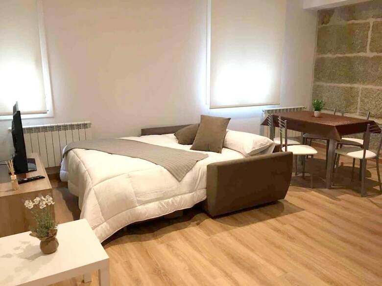 Apartment With 2 Bedrooms In Ourense, With Wifi