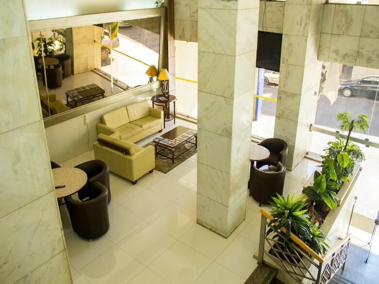 Oyo Hotel Universo Palace