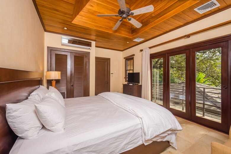 Jet Luxury At Langosta Beachresortvillas