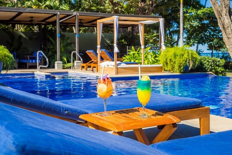 Jet Luxury At Langosta Beachresortvillas