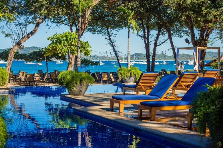 Jet Luxury At Langosta Beachresortvillas