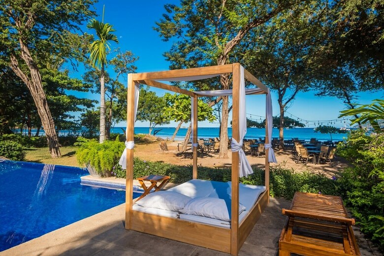 Jet Luxury At Langosta Beachresortvillas