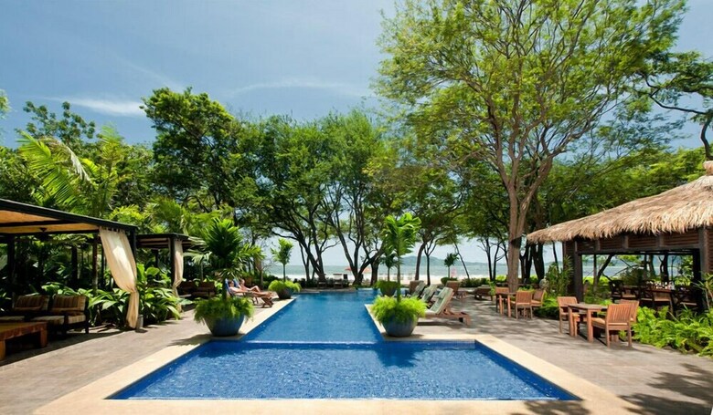 Jet Luxury At Langosta Beachresortvillas