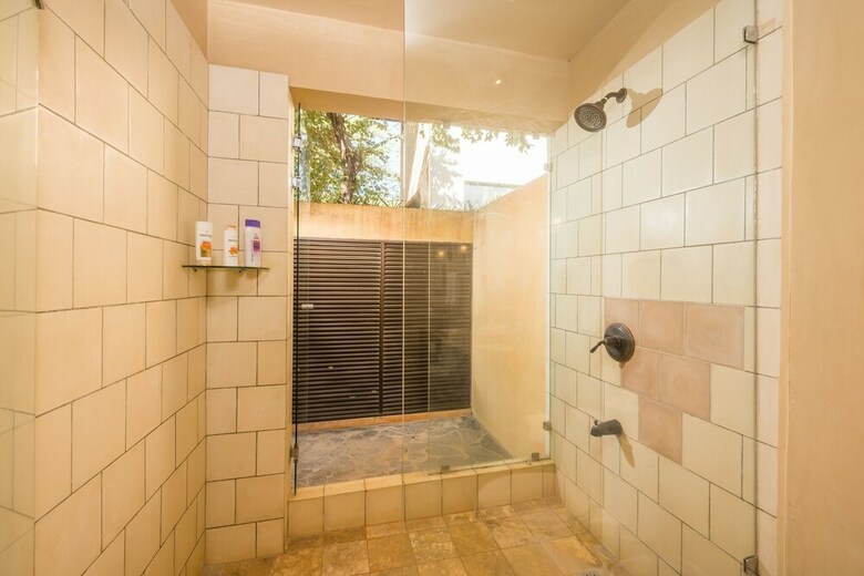 Jet Luxury At Langosta Beachresortvillas